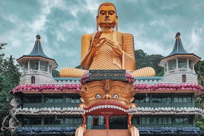 08 - Day Classic Tour with English speaking drive and Private luxury vehicles - Colombo Arrival and the Garlands-Then-Go Feeling