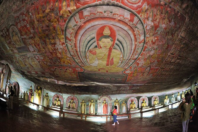 08 Days private round trip in Sri Lanka - Day 3 Kandy Lake Club Dance Show and the Sacred Tooth Relic