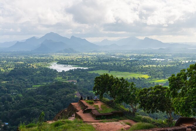 09 Days in Sri lanka - Major Attractions - Ella day: Nine Arches Bridge, Little Adam’s Peak, and the Demodara Loop