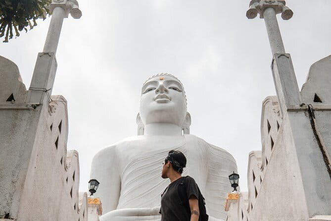 4 Days Private Tour In Sri Lanka - Day 3: Temple of the Sacred Tooth, Ramboda Falls, and Ceylon tea country