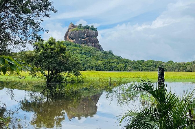 7 Days Sri Lanka Safari Tour - Day 4: Ella and Adam’s Peak ascent, Rawana Falls, then the Nine Arches Bridge train photo