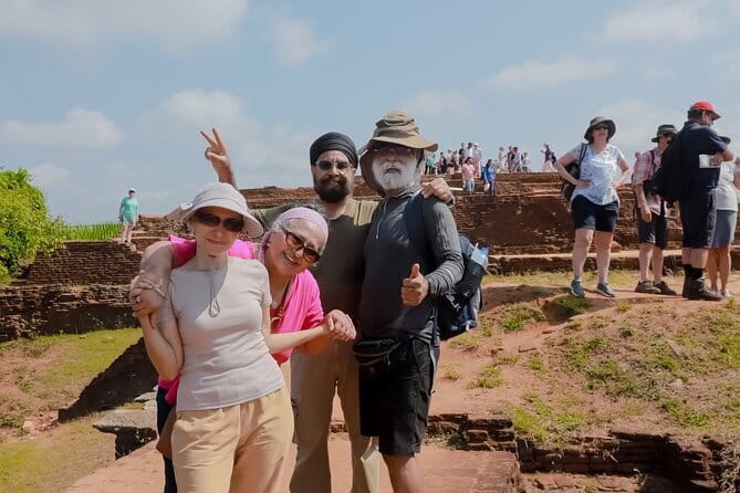 7 Days Sri Lanka Sightseeing Tour - Dambulla Cave Temple and Kandy, Culture Without the Rushy Chaos