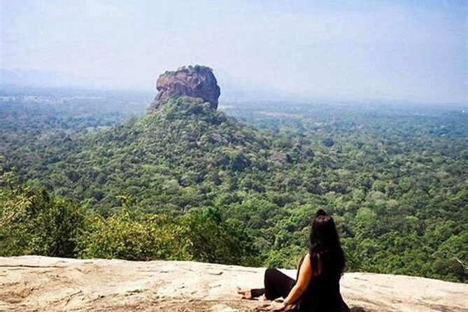 8 Days Private Guided Tour in Sri Lanka with accommodation (BB) - Day 3: Tooth Relic temple, Dambulla caves, and Kandyan dance at Kandy Lake Club