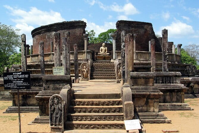 9 Days Guided Tour Through Sri Lanka - Yala National Park early jeep drive for elephants and leopards