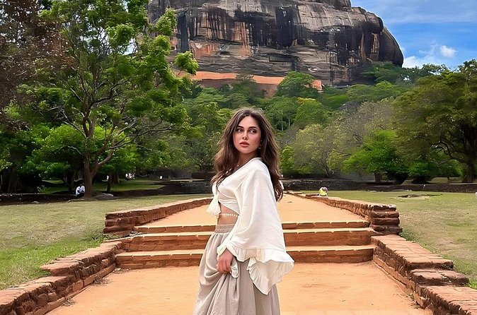 Airport Transfer to Colombo Ella Galle Sigiriya Kandy and More - Is It Worth $65 for a Private Ride?