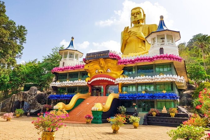 All Inclusive Sigiriya and Dambulla Private Day Tour from Colombo - Dambulla Cave Temples: Five Caves of Buddhist Art and Architecture