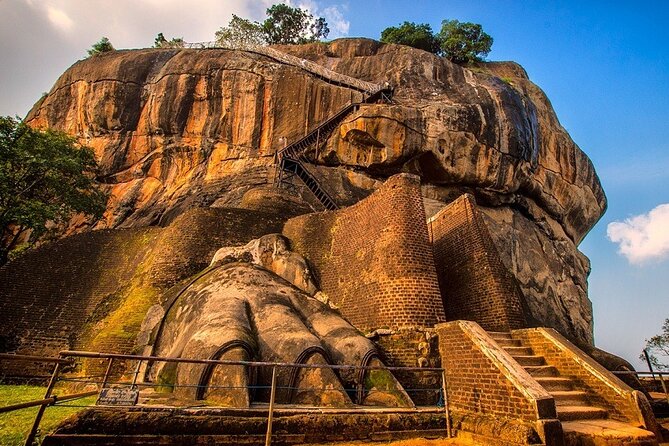 All-inclusive Sigiriya, Dambulla and Wildlife Safari from Colombo - Hurulu Eco Park Safari: A 4x4 Wildlife Break with Elephant Focus