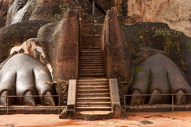 All-inclusive Sigiriya, Dambulla and Wildlife Safari from Colombo - Dambulla Royal Cave Temple: Sacred, Preserved, and Big on Meaning