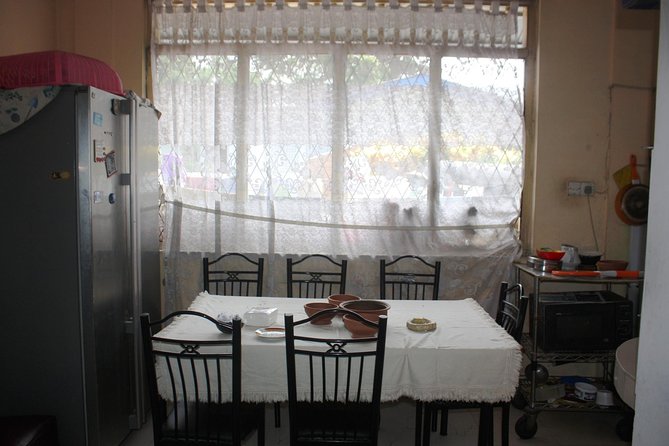 Authentic Sinhalese Cooking Class in Colombo with a Local Family - Meet Shasikala in Dehiwala, Then Start With Tea and Real Kitchen Talk