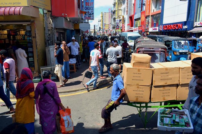 City Tour in Colombo - Colombo Fort: drive-by history, markets, and government buildings