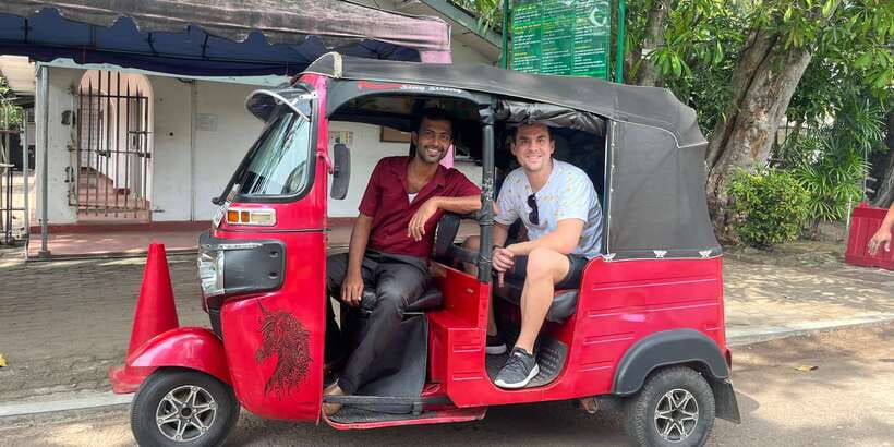 Colombo: City Sightseeing Tour by Tuk-Tuk with Pickup - Fort Railway Station and the Fort area energy