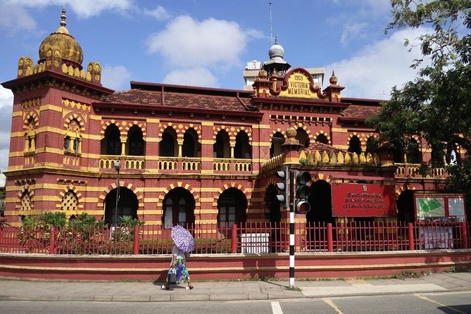 Colombo City Tour by Car – Private & All-Inclusive - Galle Face Green, Independence Square, and a coastal pause that helps