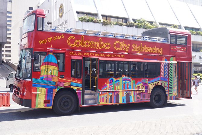 Colombo City Tour by Open-Deck Bus - Getting your bearings on Colombo’s coast (Galle Face Green)