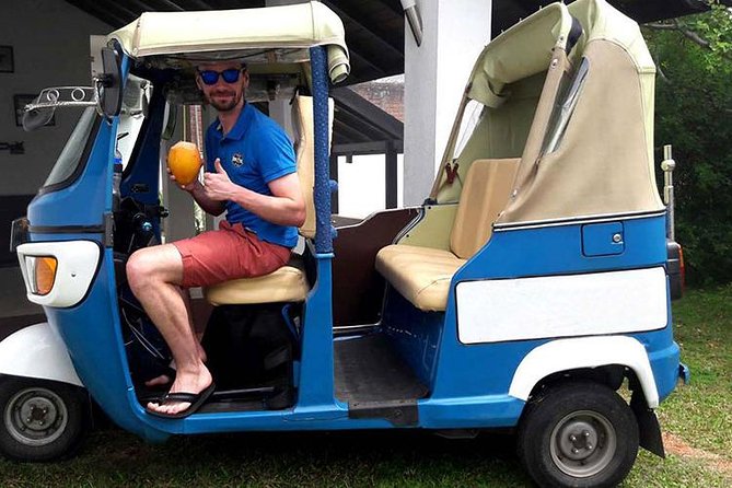 Colombo City Tour By Tuk Tuk - Pettah district: markets, harbor area views, and easy city orientation