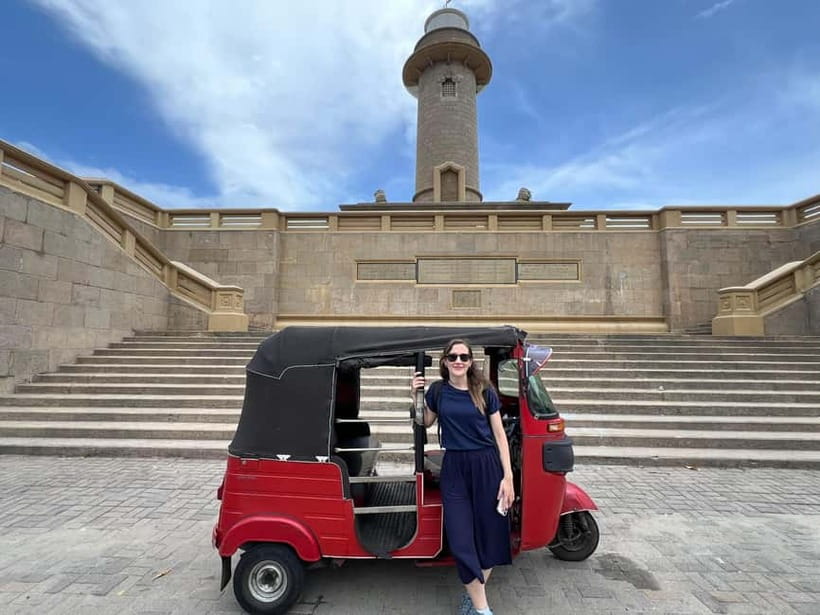 Colombo City Tour by Tuk-Tuk with Hotel Pickup - All Include - Pettah starts the day: Jami Ul-Alfar Mosque, Hindu temple, and Wolvendaal Church