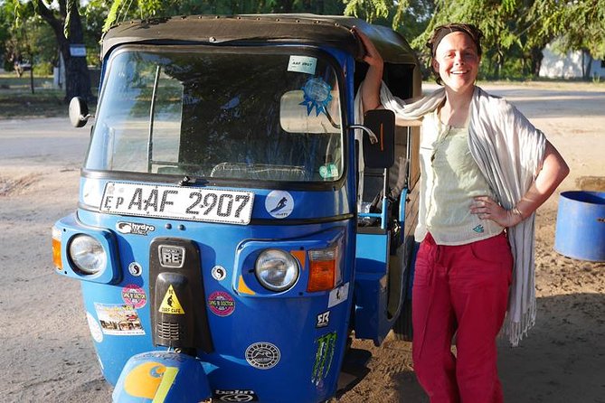 Colombo City Tour By Tuk Tuk - Hotel pickup and the short colonial walk near World Trade Center