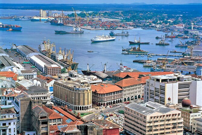 Colombo City Tour | From Colombo Port - Colombo Lighthouse for a quick look: photos, ocean air, and a famous clock tower