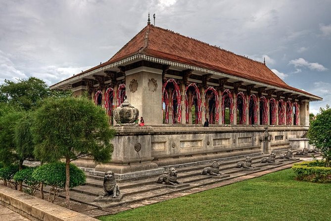 Colombo City Tour from Negombo - Viharamahadevi Park: a breather near the National Museum
