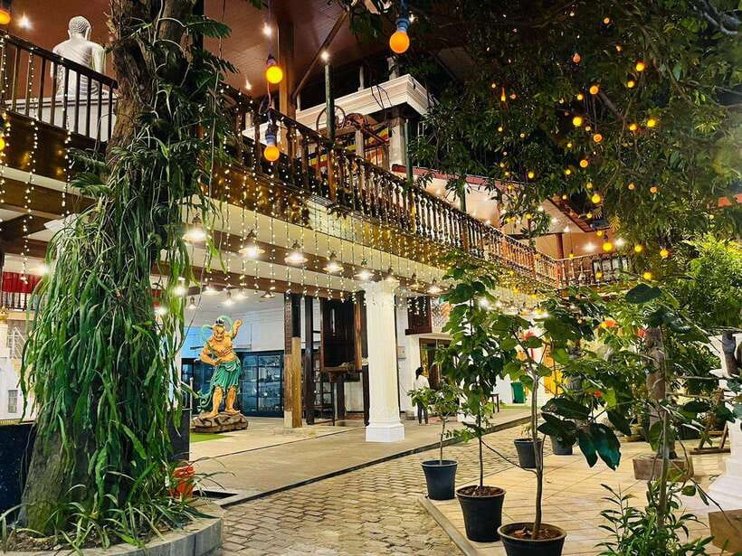 Colombo City Tour with Entry Tickets & Hotel Pickup - Getting Oriented in Colombo With Pickup and a Local Pace