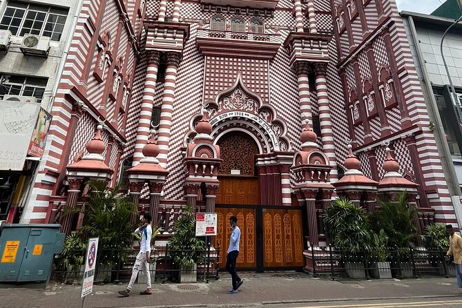 Colombo City Tour With Historical Places ( All Inclusive ) - Jami Ul-Alfar Mosque, Old Town Hall, and Colombo Town Hall