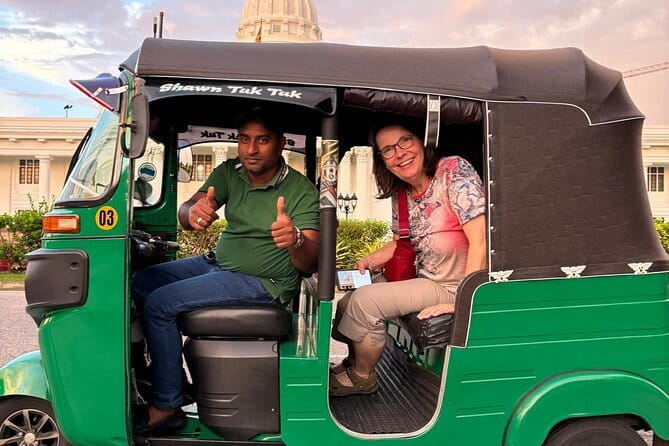 Colombo City Tour with Lunch/Dinner - All Inclusive - Galle Face Green and the Ocean Air Pause