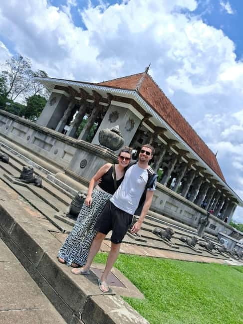 Colombo Heritage &Culture City Tour by Tuk Tuk ALL INCLUSIVE - Sri Kailawasanathan Swami Temple: Dravidian details and ritual atmosphere
