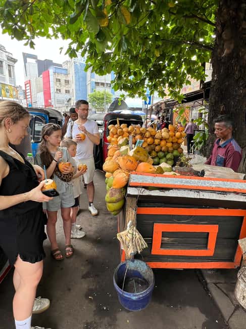Colombo: Local Food Tour & Sightseeing by Tuk-Tuk with Meals - Riding Colombo by tuk-tuk, not by taxi