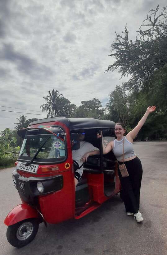 Colombo: Local Guide with Colombo City Tour by Tuk Tuk - Independence Memorial, Red Mosque, Maritime Museum, Sambodhi Chaithya