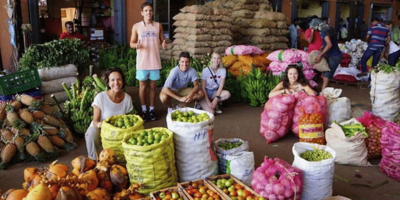 Colombo: Local Market Tour & Cooking Demo with Lunch - Handpicking seasonal ingredients you will cook with