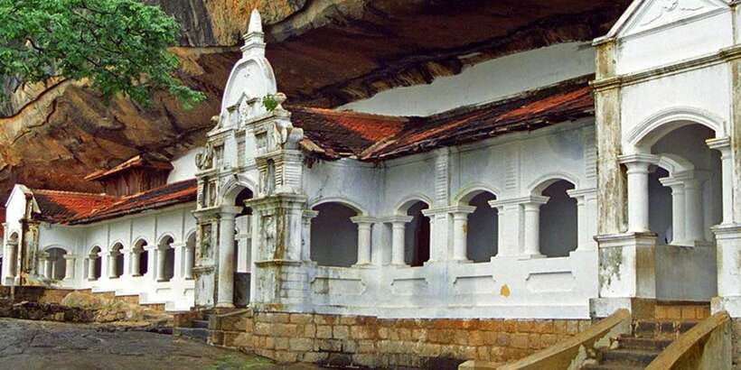 Colombo/Negombo to Sigiriya, Dambulla & Jeep Safari Day Tour - The Spice and Herbal Garden Stop: Useful Learning, Variable Mood