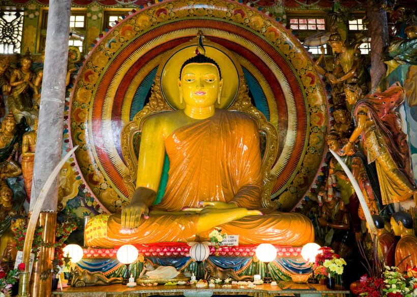 Colombo: One Day Private City Tour With Gangaramaya Temple - Kopanna Vidiya Hindu temple: the ornate gate tower stop