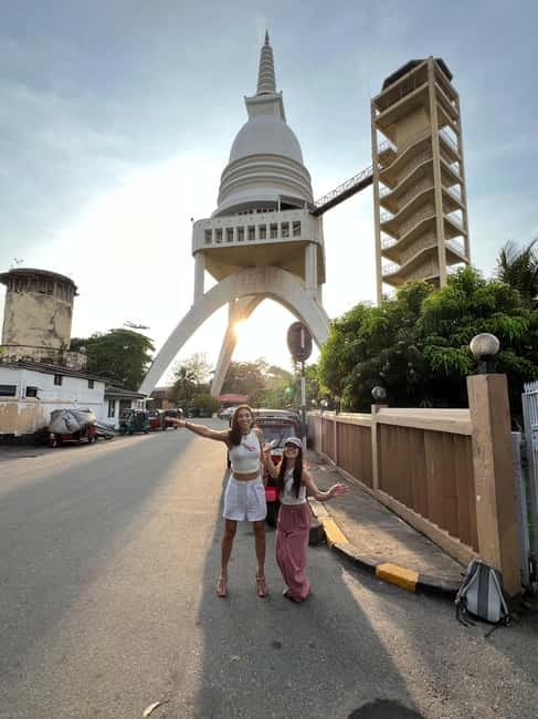 Colombo: Private City Tour with Local Food Tour by Tuk-Tuk - What you eat and drink (so your stomach can plan ahead)