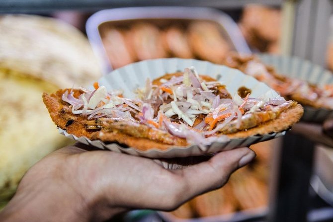 COLOMBO PRIVATE CITY TOUR WITH street food( All inclusive ) - Street food in Colombo, the smart way: Pettah first