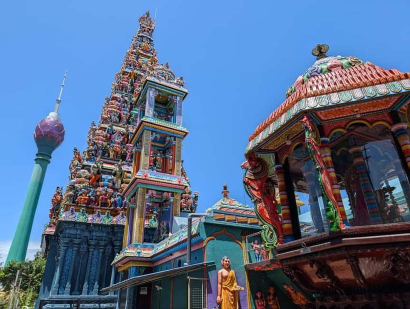 Colombo: Private City Tuk-Tuk Tour with Local Guide & Pickup - Park and monument breaks: Independence Square and Viharamahadevi Park