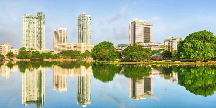 Colombo: Private custom tour with a local guide - The walking and transport reality check