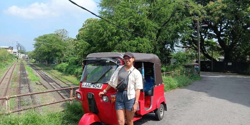 Colombo Private Guided City Tour by Tuk Tuk - All Inclusive - Morning or evening start, and how that changes the tour feel