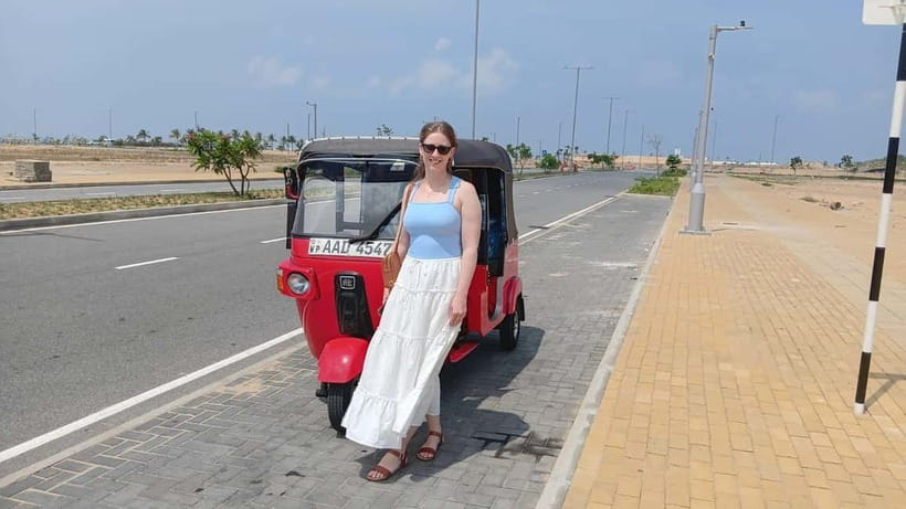 Colombo Private Guided City Tour by Tuk Tuk - All Inclusive - Vihara Maha Devi Park and Galle Face Green to finish with sea air