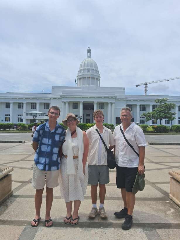 Colombo: Private Guided Tuk Tuk City Tour with Hotel Pickup - Sri Ponnampalamleswar Temple, Wolfenden Church, and Gangarama Temple
