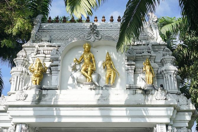 Colombo Private guideTour byTuk Tuk Morning Evening All inclusive - Modern city points: Lotus Tower, Floating Market, and Dutch Hospital