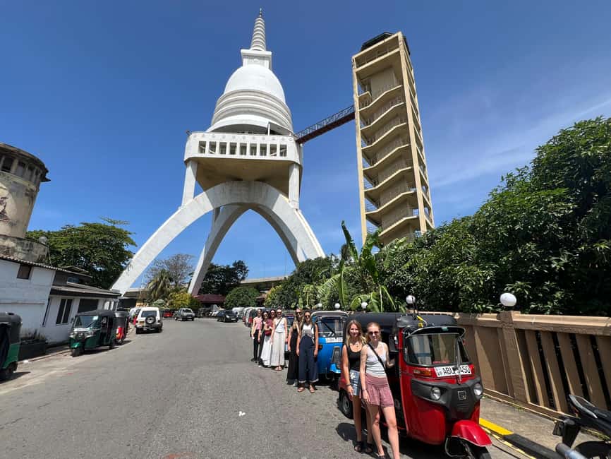 Colombo: Private Tuk-Tuk City Tour with All Entry Fees - Independence Square, old government buildings, and the civic side of Colombo