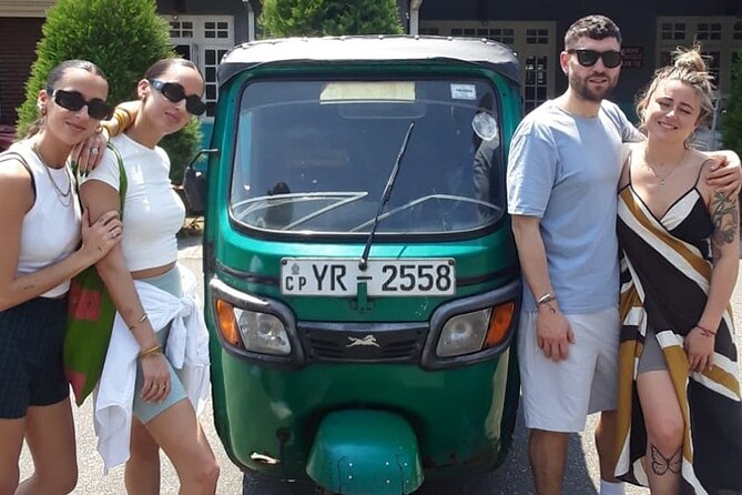 Colombo Private Tuk-Tuk City Tour with All Entry Fees Included - Gangaramaya Temple: Art, Atmosphere, and a Ticket Check