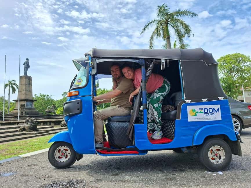 Colombo: Private Tuk-Tuk City Tour with Guide & All Tickets - Seaside and colonial Colombo: where the city tells its story