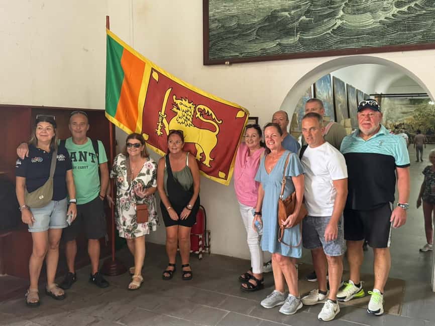 Colombo: Private Tuk-Tuk City Tour with Guide & All Tickets - Temples and religious landmarks that show daily Sri Lanka