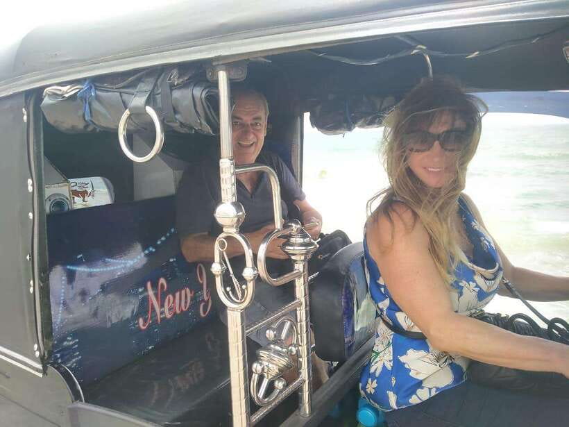 Colombo Sightseeing Private Tour by Tuk Tuk MorningOREvening - From Colombo Lighthouse area to the port photo stop