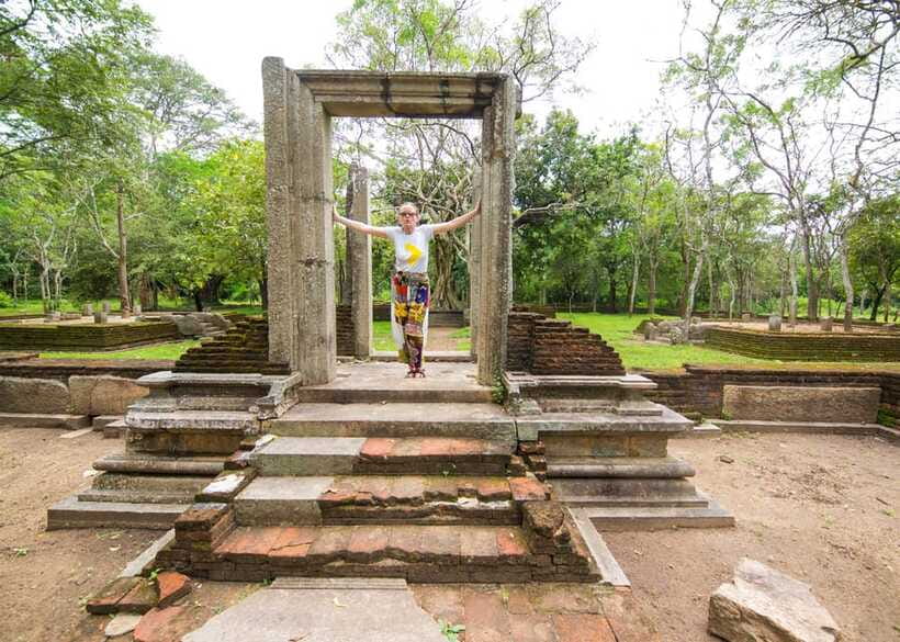 Colombo: Sri Lanka Cultural Triangle Hotspots 2-Day Tour - Temple and Hike Practicalities That Decide if You Enjoy It