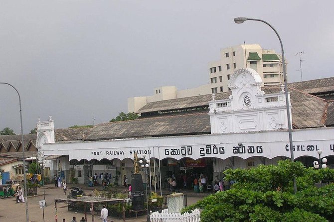 Colombo to Kandy Train Tickets (Reserved Seats) - Two departures at 7:00 am or 3:30 pm, and when to pick which