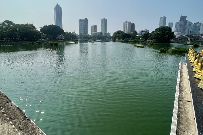 Colombo Tuk Tuk City Tour - Jami Ul-Alfar Mosque and the Lotus Tower moment