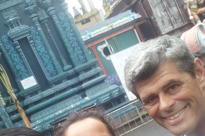 Colombo Tuk Tuk city tour with friendly Tuk driver(All inclusive) - Lotus Tower, Viharamahadevi Park, and Old Town Hall: skyline plus calm breaks