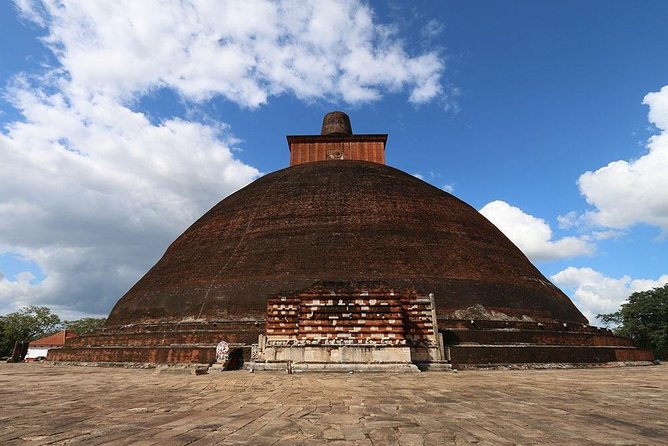 Day Tour Anuradhapura from Kandy by Lux Tours Lanka - Muragala guard stone at Ratnaprasada: a quick stop with cultural weight