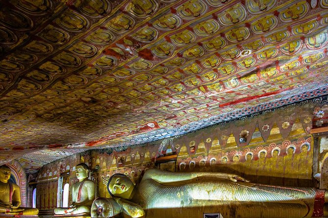 Day Tour from Colombo to Sigiriya, Dambulla & Polonnaruwa - Stop 1, Sigiriya Rock Fortress: climb strategy and what to watch for